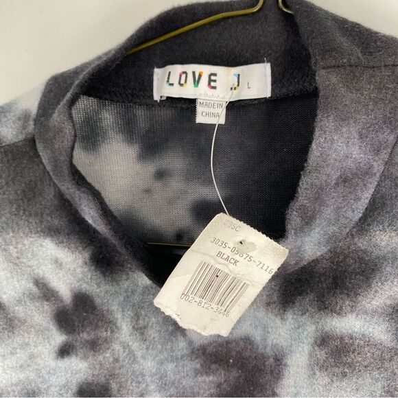 Love J Junior’s Mock Neck Short Puff Sleeve Tie Dye Tee Shirt size L - Picture 2 of 3